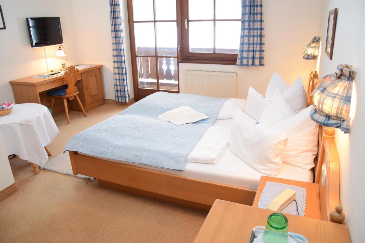 Seehotel Huber Sankt Gilgen Exterior photo