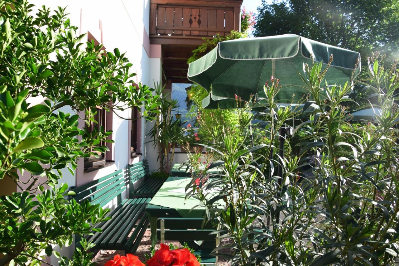 Seehotel Huber Sankt Gilgen Exterior photo